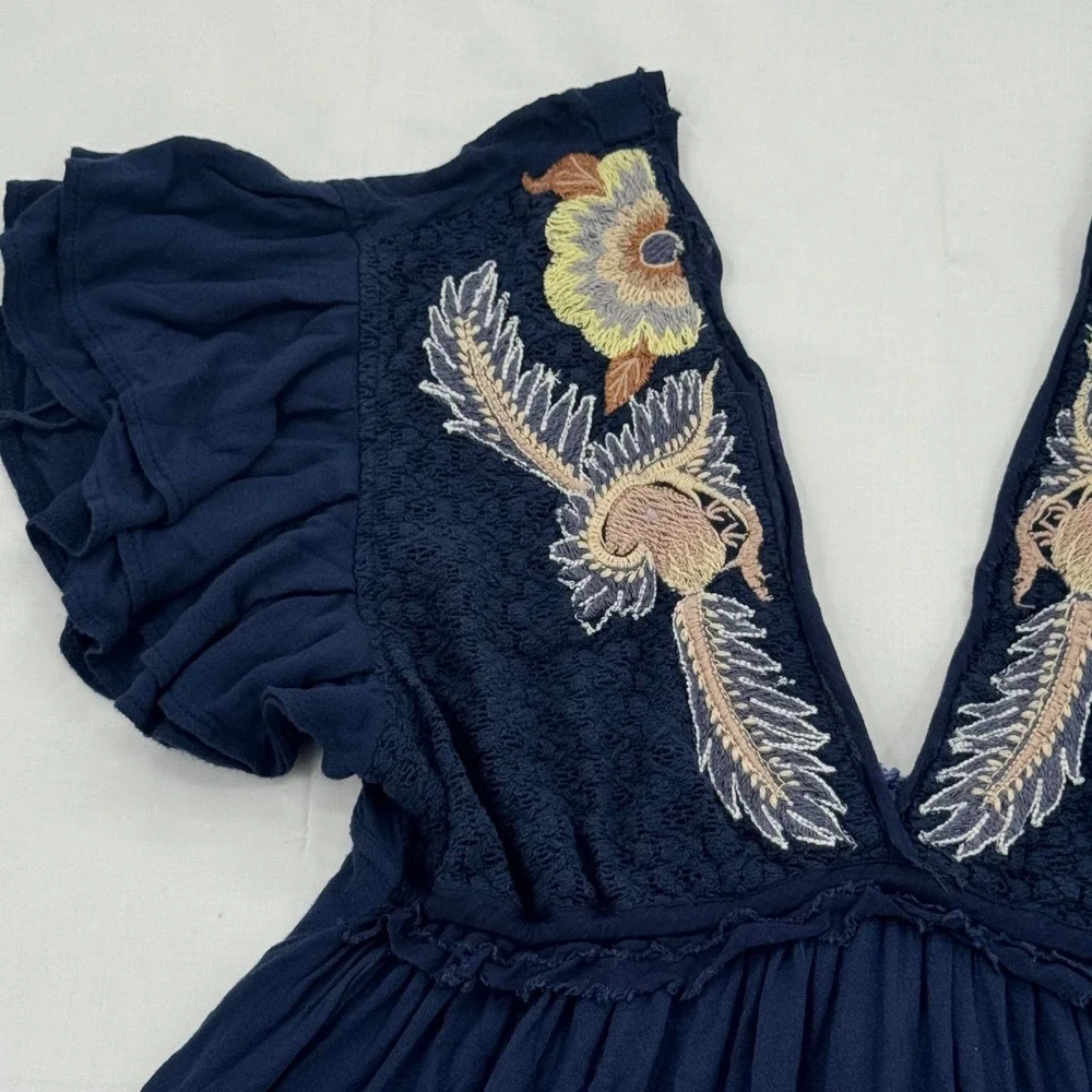 Free People Fiesta Nueva Tunic Top Navy Blue Embroidered Floral Womens Sz Small